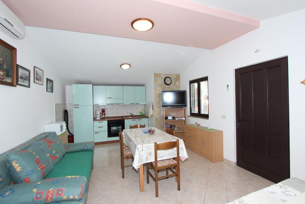 Apartments Marlina 로비니 외부 사진