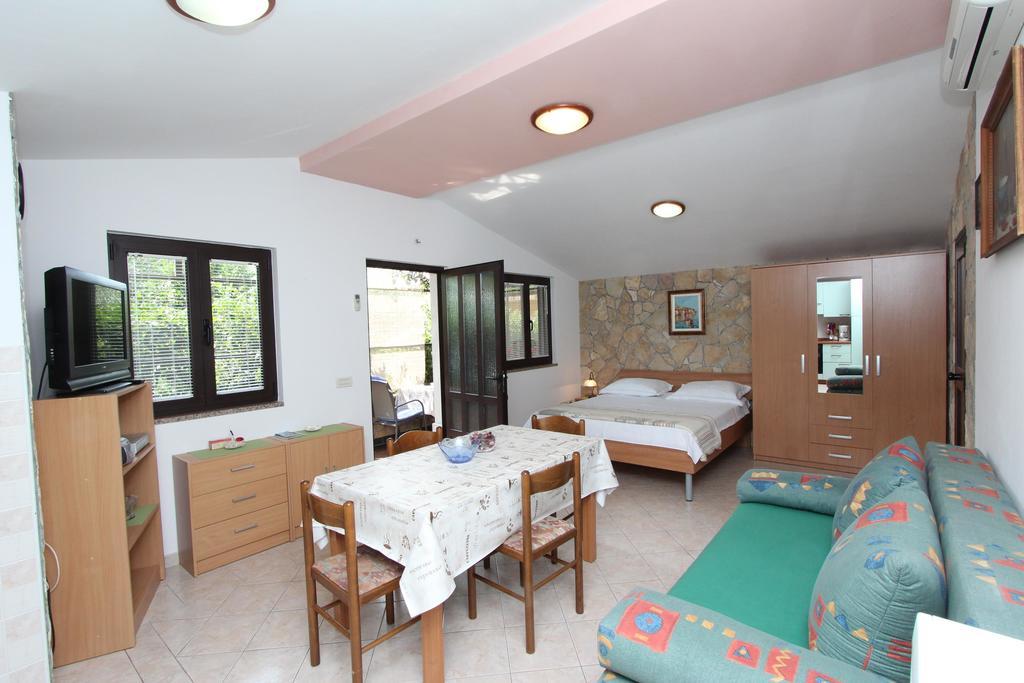 Apartments Marlina 로비니 외부 사진