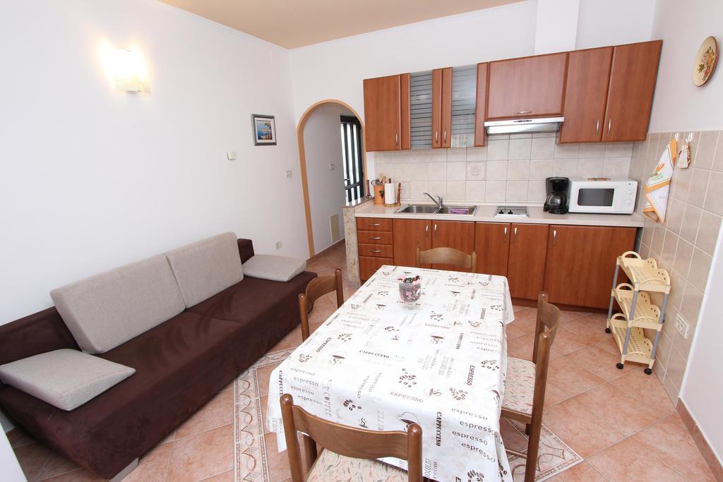 Apartments Marlina 로비니 외부 사진