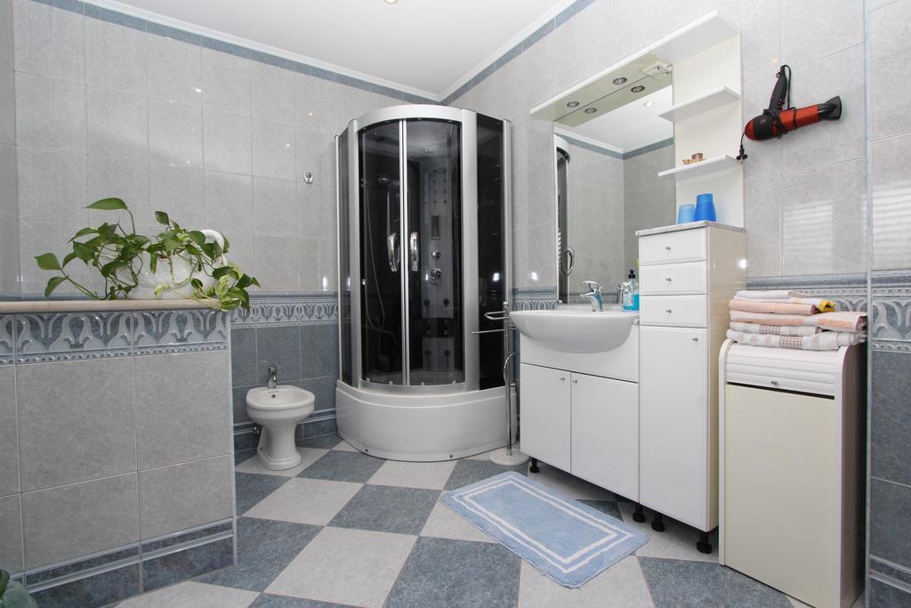 Apartments Marlina 로비니 외부 사진